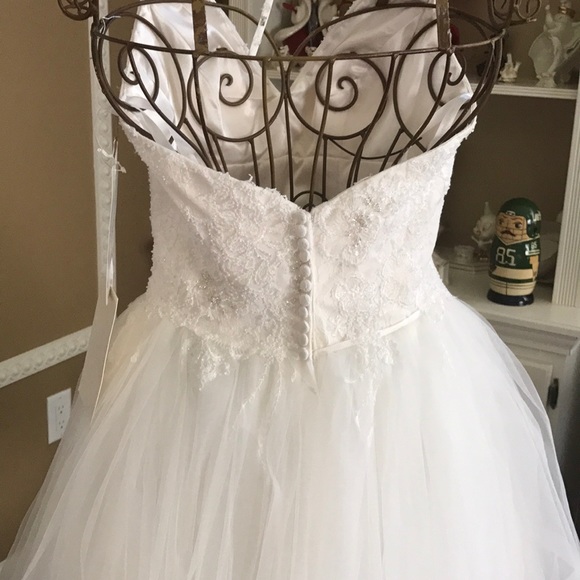 Beautiful halter dress - Picture 5 of 5